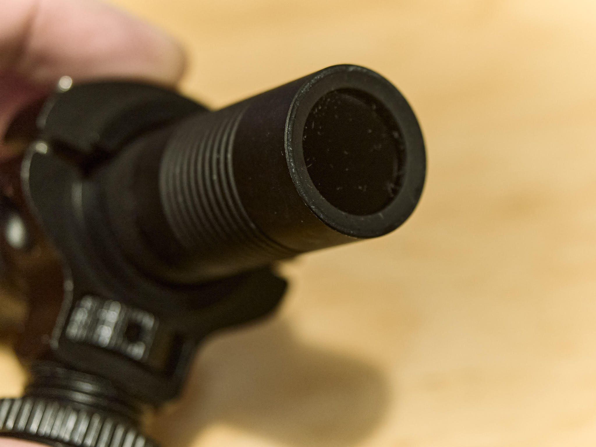 D: Jaxman Uc1 flashlight with a 6 W UV-A 365nm LED detail view of theVIS-blockingfilter.